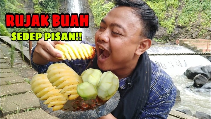 MAKAN RUJAK MANGGA+NANAS SAMBAL PETIS..!! ASAMNYA BIKIN NGILU..