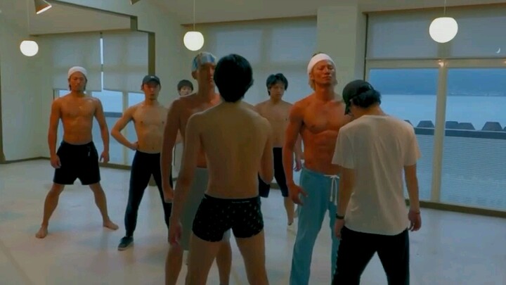 [Takayoshi Inukai] [INSTAGRAM] Check out VAMOS brother's rehearsal dance! If you can dance, join in!