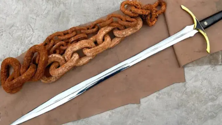 【DIY】【Youtube】Turning iron chains into a sword