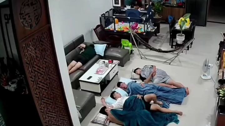 🚨 Peringatan Keras! Tonton Sampai Selesai!Pintu terbuka adalah undangan bagi pelaku kejahatan.