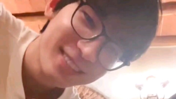 Giờ thì ai cũng tin rằng thời còn là thực tập sinh, hai người họ cãi nhau đến mức suýt nữa đã rời cô