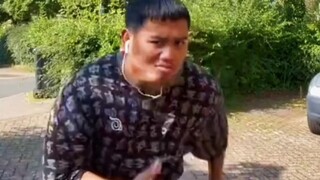 这国外很火的踏空跑，被国内网友模仿玩坏了