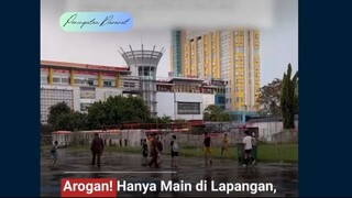 Miris! Satpam MTC Karebosi Arogan Hadapi Bocah yang Main Bola Anak-anak yang cuma ingin bersenang-se