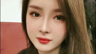 Adik perempuan ini terhibur olehku dan tertawa! Versi lengkap dan tanpa sensor hanya ada di stasiun 