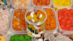 Liang Zhichao is so filial! His grandma has diabetes, yet he still brings her candy to eat!