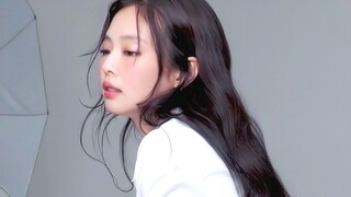 Di balik layar pemotretan Bazaar majalah terbaru JENNIE dirilis