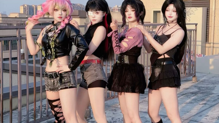 Các bạn lập nhóm chỉ để quay cái này thôi phải không?!