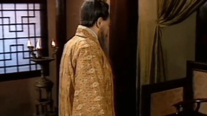 Xu Chu: I’ve lost the supplies. Cao Cao: It’s all right—go tend to your wounds first.