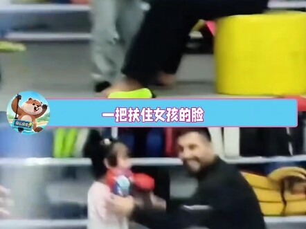 After a busy day, Dad the master comes home and hopes his daughter will give him a kiss—but then... 