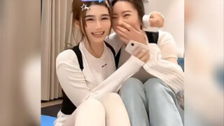 This piano playing is great!