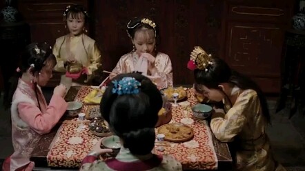 Em gái Zuan Lâm Đại Ngọc dùng gương mặt dễ thương để nói những lời sắc bén như dao.