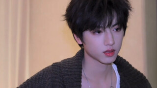 张桂源Chanel舞花絮，来见证百万cha是怎么诞生的，这张帅脸真应该上个保险