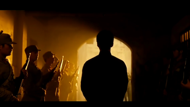 《秋之白华》瞿秋白唱着国际歌从容就义，最后的场面让人肃然起敬