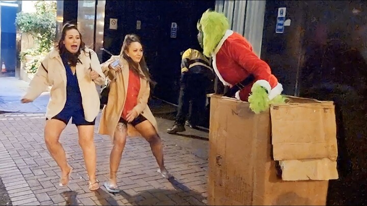 Ugly Grinch Scary Prank! Funniest Reactions ever 🤣