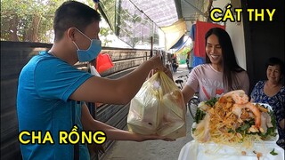 Cha Rồng ghé thăm DIVA Cát Thy, tặng gỏi đu đủ Cô Móm và mua bánh tráng trộn