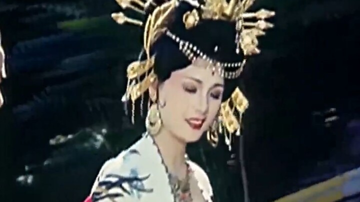 Trời ơi!! Đây có phải Võ Huệ Phi bước ra từ sử sách không?