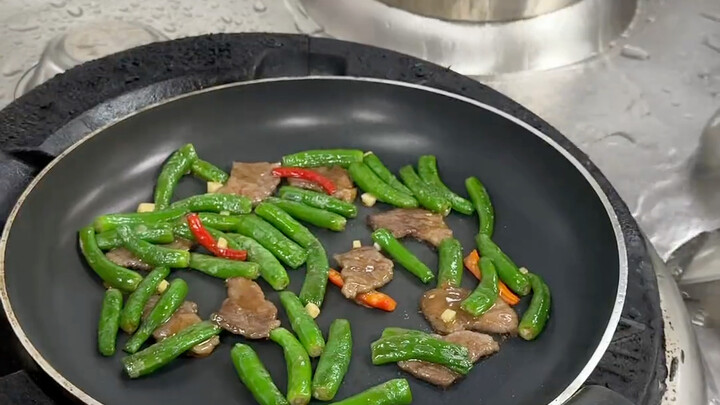 Today, we treated the executive chef from a high-end restaurant to a glass of pickled-pepper water. 