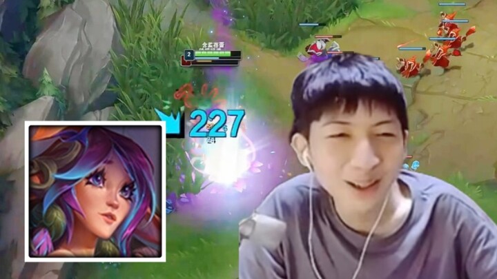 Xiao Chaomeng đã cố gắng chơi Lillia đường trên, và một W đã giết chết một phần ba máu của Iron Man.