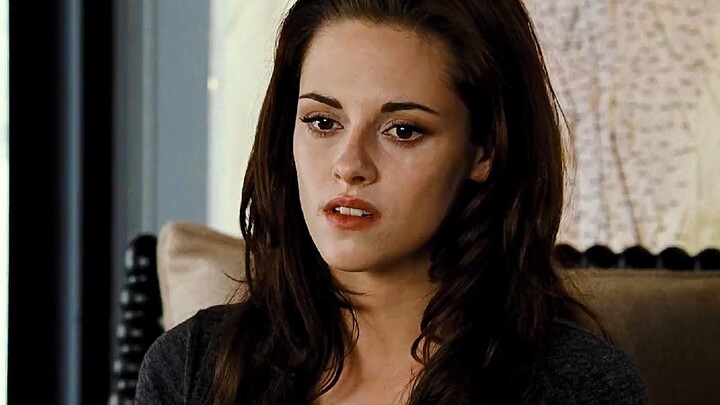 Watch the Classic Vampire Film “Twilight” in One Sitting!