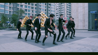 เต้นสตรีทแดนซ์สไตล์เวียดนามของ EXO—Love Shot | เต้นคัฟเวอร์ | BKAV