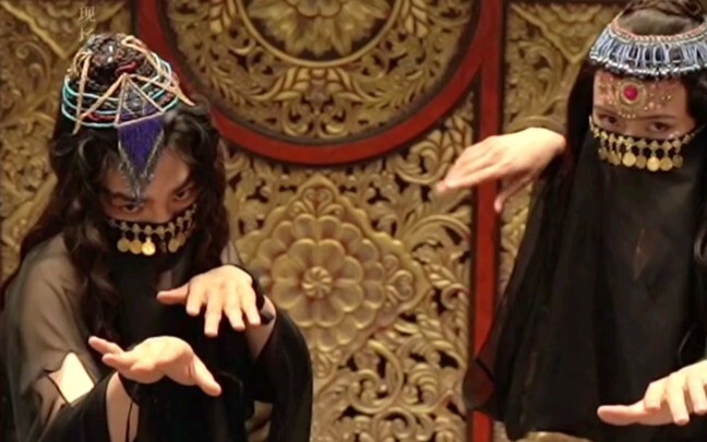 الجمال الغريب لا يزال بحاجة إلى مشاهدة هو تسي وانغ يوي تشيان