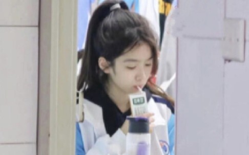 Wu Xuanyi’s legs are seriously insane!