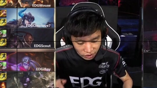 The most iconic Bo5 match in the Pig vs. Dog showdown—Tier 2 ganking bot lane! #lol #iconicmoment #e