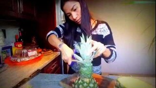 การแกะสลัก สับปะรด ให้เป็นนก เอาไว้จัดโต๊ะ pineapple