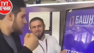 ร้านค้าอ้างว่าเป็นหน้าจอที่แข็งแกร่งที่สุดในโลก! หมัดมนุษย์ไม่สามารถทำลายได้! บังคับหักกระดูกนิ้วมือ