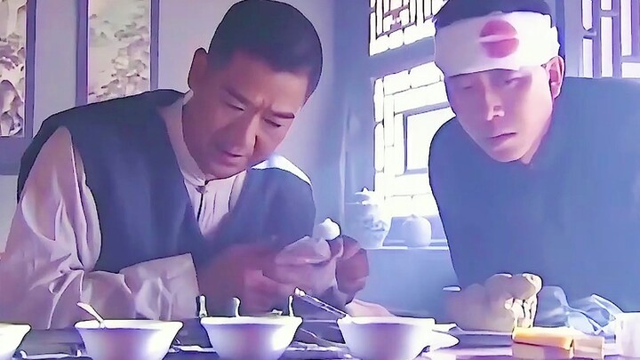 ชายผู้ใช้เทคนิคเฉพาะตัวซ่อมโถสามขาที่ขาหัก แต่สุดท้ายกลับเอาไปหลอกลวงผู้อื่น