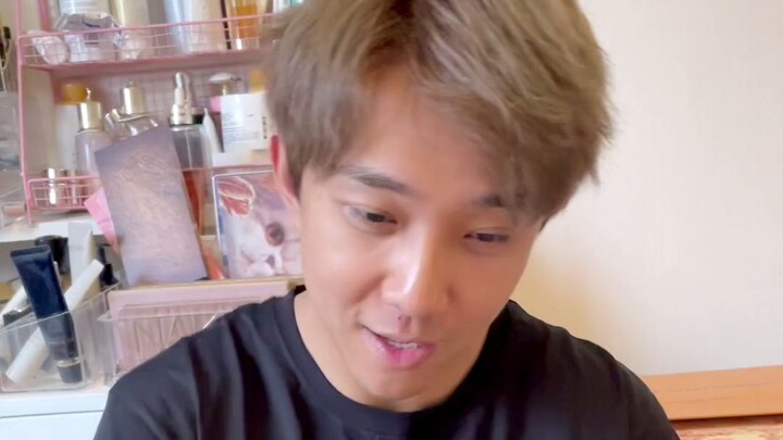 My boyfriend actually wants to split the travel expenses with me???
