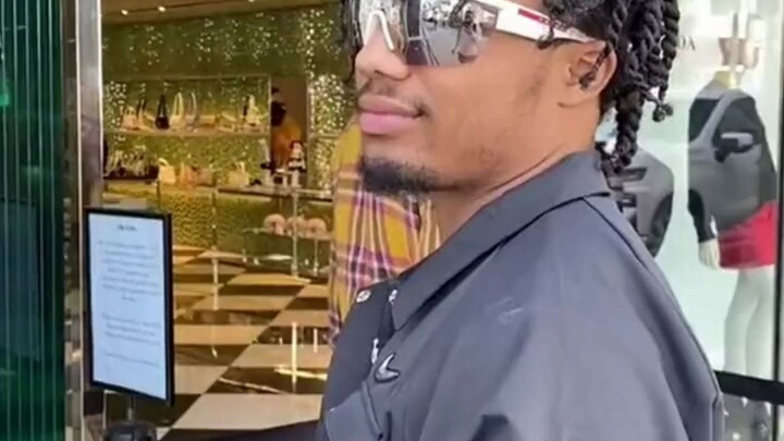 【Wawancara jalanan】Menurut Anda, siapakah rapper terhebat yang masih aktif saat ini?