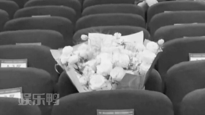 This 7th row, seat 26—forever unlisted for sale—is Zhou Bichang’s most sincere original aspiration.
