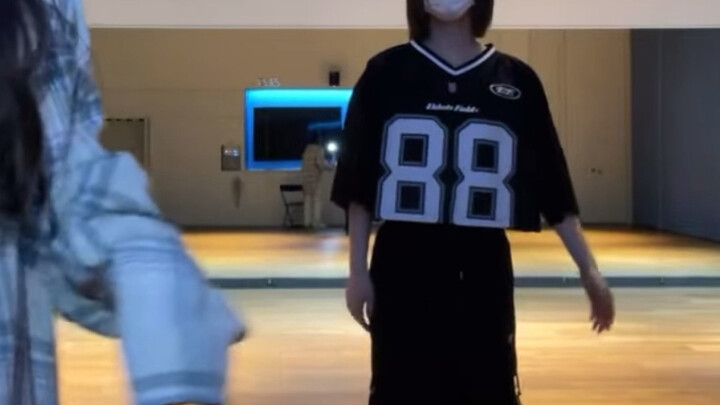 【NMIXX | baeyoon】Why do some people jump to the public expense of dating?