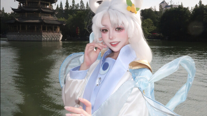 Blessed Minds seperti sebuah novel ensemble, dan para pemain seperti tokoh utama dalam kisah tersebu