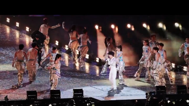This group dance for “Try Everything” is seriously so amazing!!!