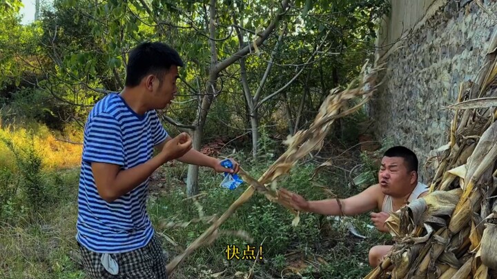 Chuyện căng tin - Thằng béo ị không có giấy