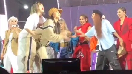 Rageon跳sexy dance会触发aiki的母亲本能