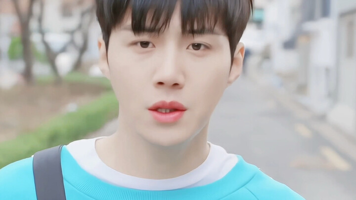 Gimana rasanya nggak sengaja cium sahabat cowok yang udah dekat sama aku selama 8 tahun???