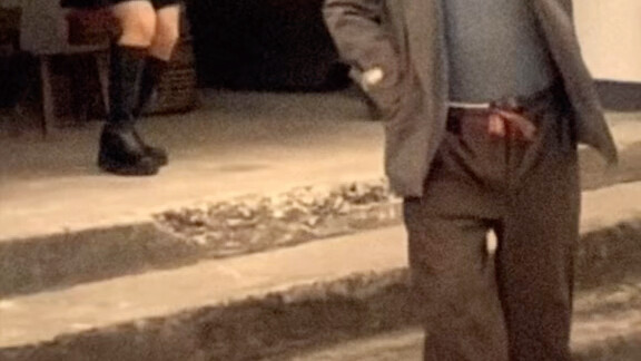 Tướng quân rèm cuốn, anh chàng phong lưu