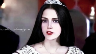يا إلهي، هل هذه سنو وايت مأخوذة من كتاب حكاية خرافية؟!