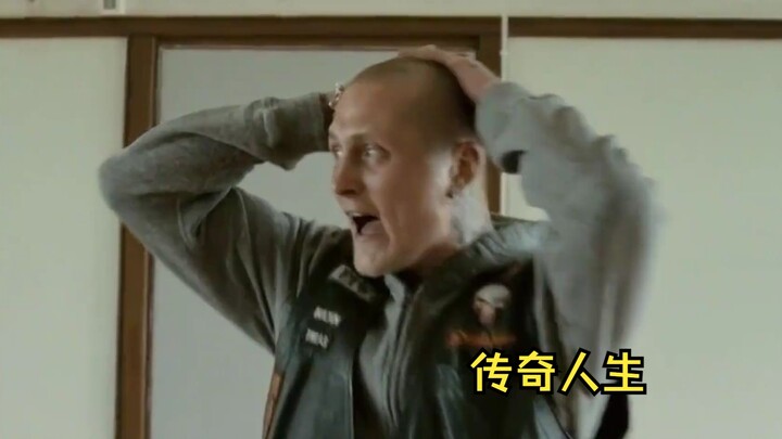 ③ الحياة الأسطورية لمُعمر بلغ المائة عام، والذي تجاوز مع أينشتاين السجون، بل والتقي أيضًا مع فرانكو.