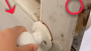 打开门那一瞬间吓傻了。