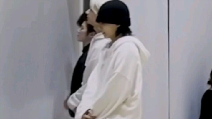 ควาน ยวนยู: ใครกำลังดูภรรยาของผมหันหน้าเข้าผนังอยู่เนี่ย?!