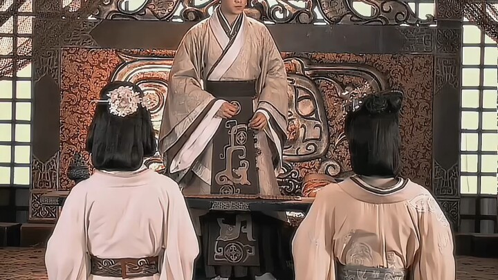 Liu Heng just stands there like a wedding officiant [doge]
