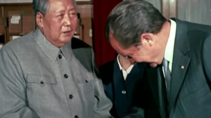 Saat banyak kepala negara bertemu dengan tokoh besar, mereka kerap tak sadar gemetar; begitulah kuas