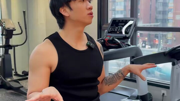 Lu Chenhui mengajak Yang dan Su untuk berolahraga, dan Yang serta Su berhasil melakukan deadlift seb