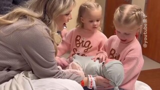 第一次见妹妹/弟弟💛