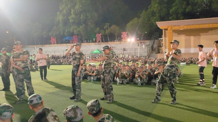 军训新宝岛男团