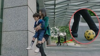CEO tidak tahu bahawa kanak-kanak yang hanya satu meter darinya sebenarnya adalah anaknya!